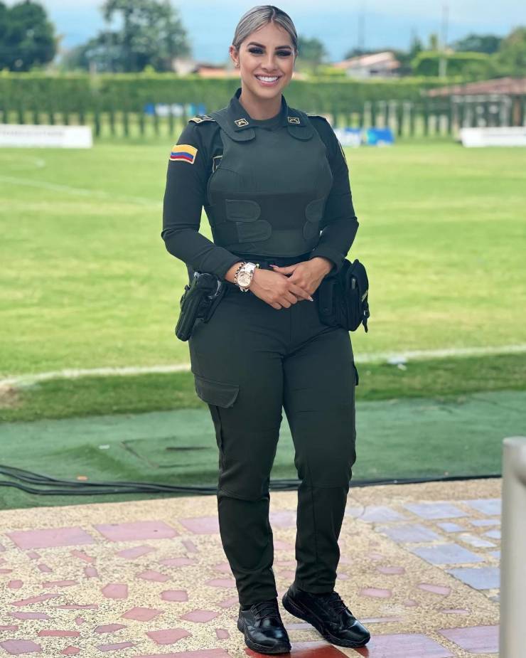 The Sexiest Policewoman From Colombia