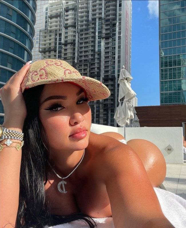 perfectly balanced butts over backs 47 pics 20.html - 47 HD Photos | Premium Gallery 2023