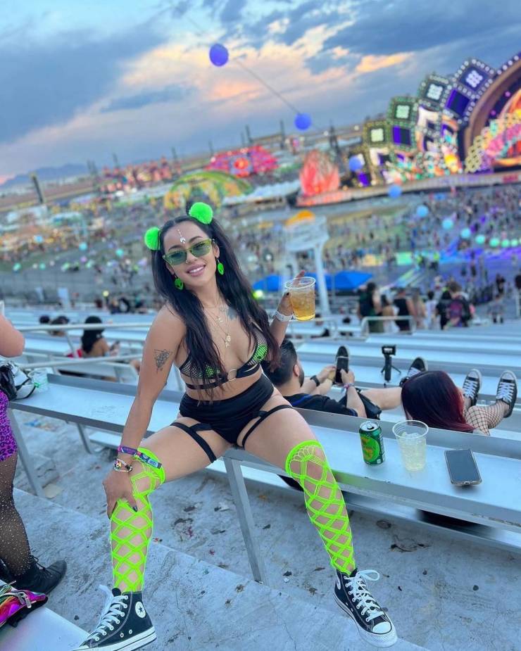 sexy girls at music festivals 38 pics 3 gifs 8.html - 38 HD GIF | Premium Gallery 2023