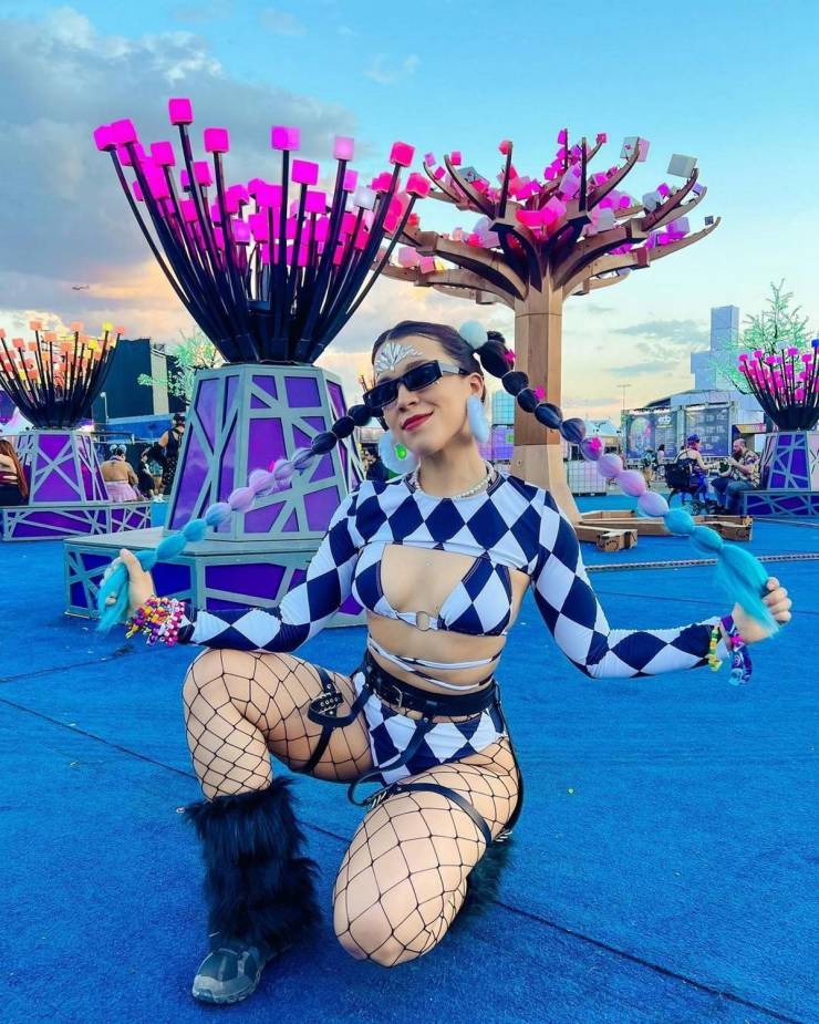 sexy girls at music festivals 38 pics 3 gifs 8.html - 38 HD GIF | Premium Gallery 2023