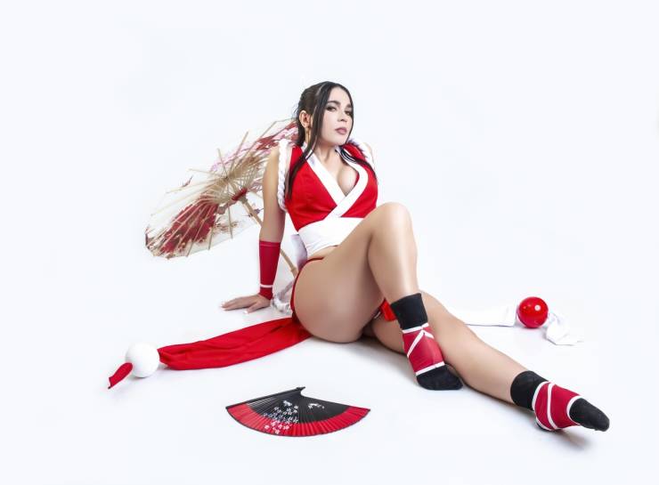 Cosplay? No, Sexy Cosplay!