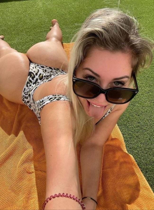 perfectly balanced butts over backs 50 pics 2.html - 50 HD Photos | Premium Gallery 2024