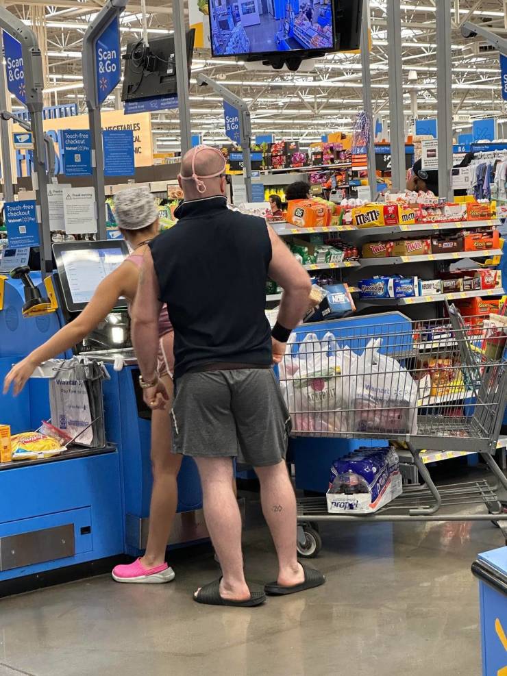 “Walmart” Customers Are Wild…