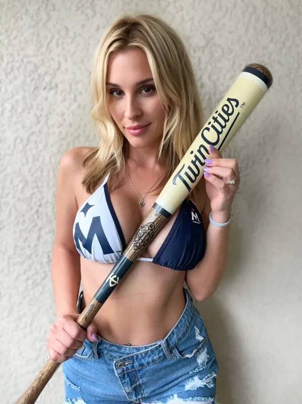 Hot Girls In Tight Jeans