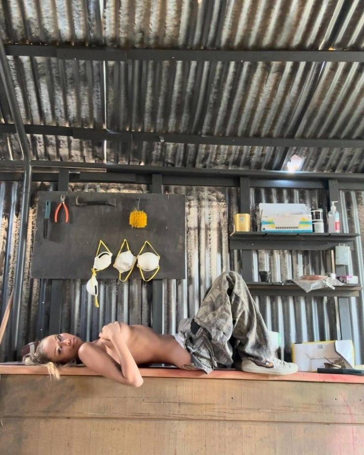 hands are the best bras 41 pics 13.html - 41 HD Photos | Premium Gallery 2024