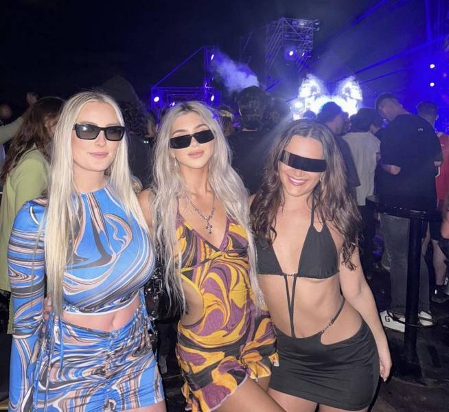 Sexy Girls At Music Festivals