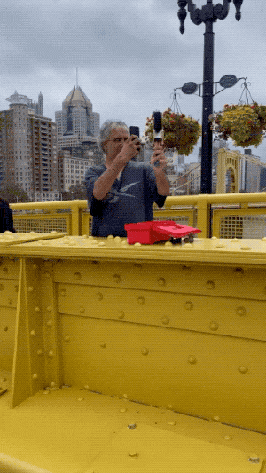 influencers in action 16 gifs 2.html - 1 HD GIF | Premium Gallery 2024