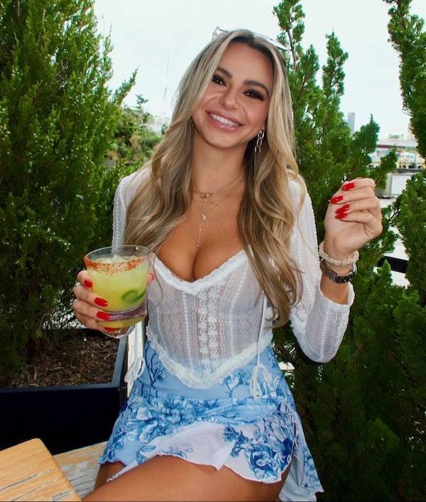 drinking time 42 pics 6 gifs 5.html - 42 HD GIF | Premium Gallery 2024