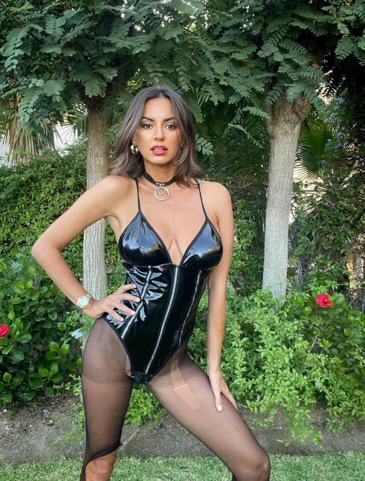 Sexy Girls In Stunning Bodysuits