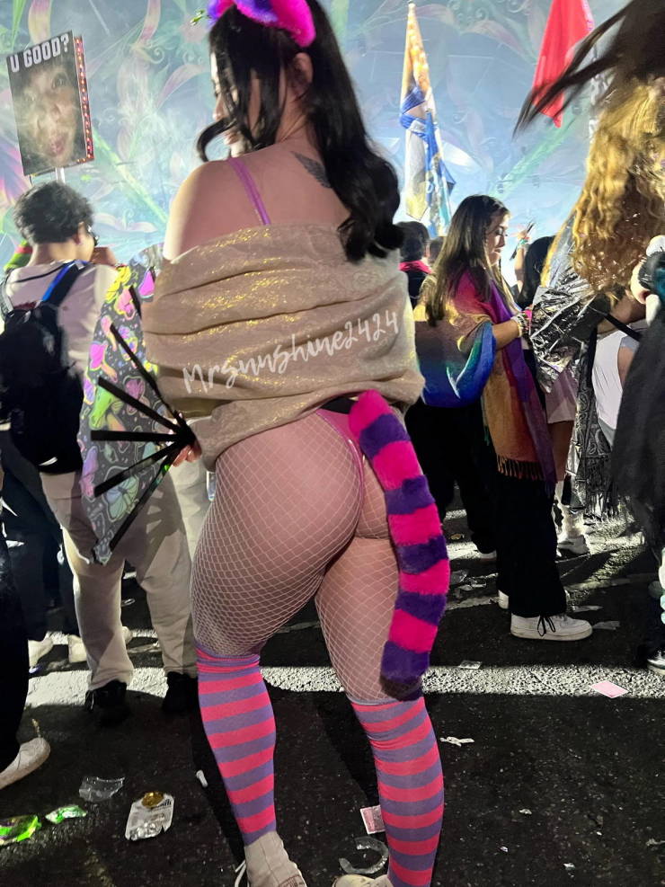 Sexy Girls At Music Festivals
