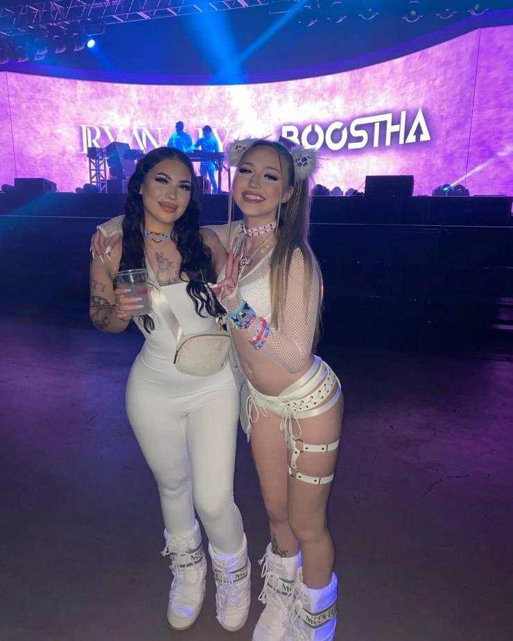 sexy girls at music festivals 42 pics 5 gifs 6.html - 42 HD GIF | Premium Gallery 2024