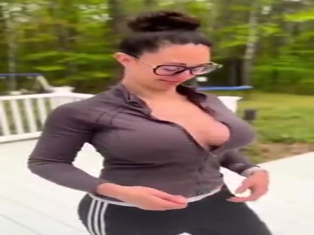 Something Is Wrong With The Zipper