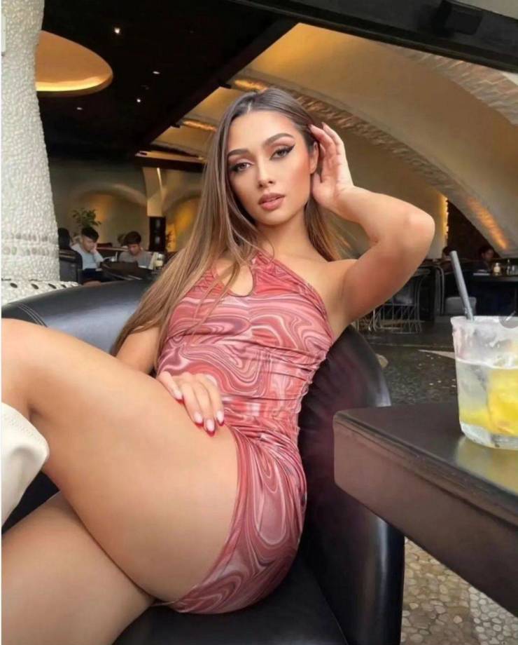 oh my those tight dresses 42 pics 18.html - 42 HD Photos | Premium Gallery 2024