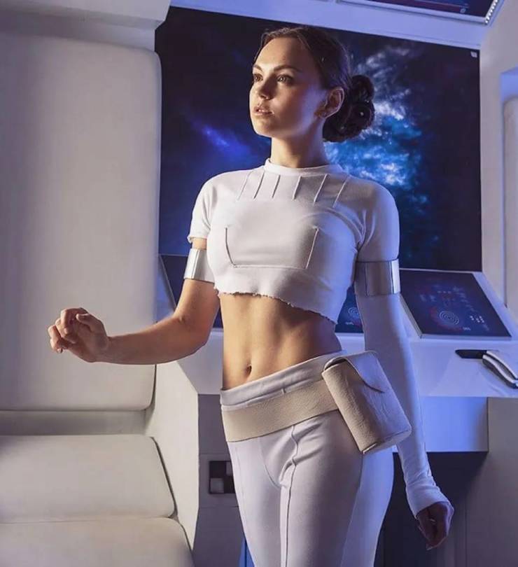 Cosplay? No, Sexy Cosplay!