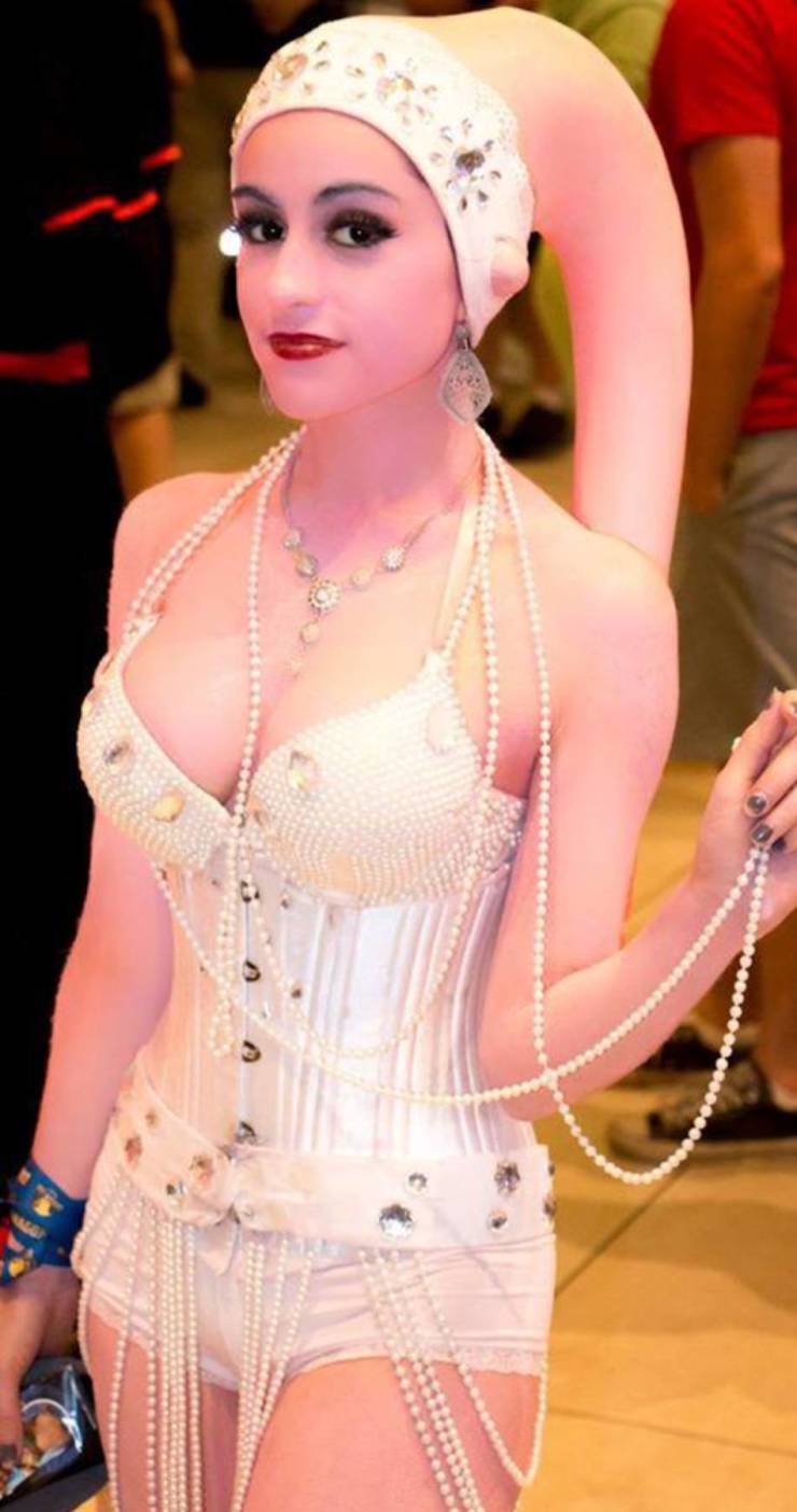 Cosplay? No, Sexy Cosplay!