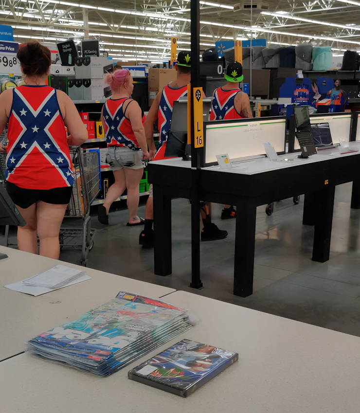 walmart customers are wild 26 pics 5 gifs 7.html - 26 HD GIF | Premium Gallery 2024