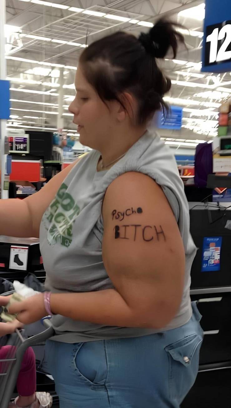 walmart customers are wild 26 pics 5 gifs 7.html - 26 HD GIF | Premium Gallery 2024