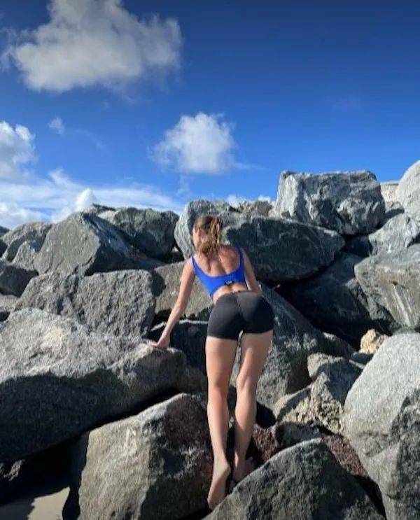 Hot Girls Bending Their Backs