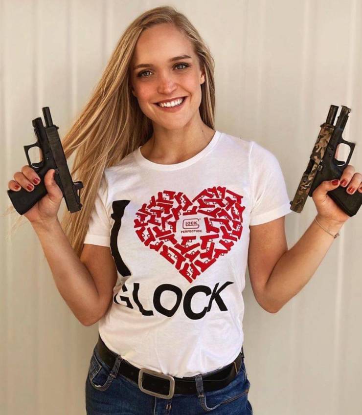 guns and girls a powerful combination 37 pics 14.html - 37 HD Photos | Premium Gallery 2024