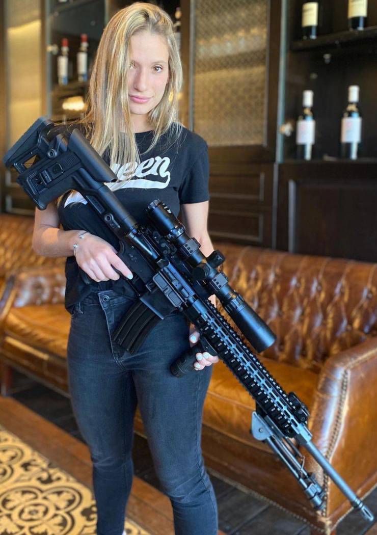 guns and girls a powerful combination 37 pics 14.html - 37 HD Photos | Premium Gallery 2024