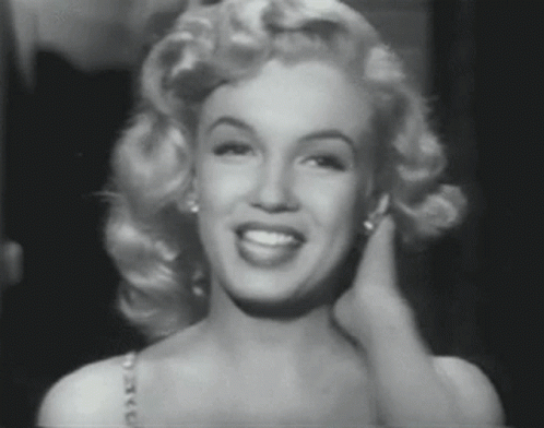 the unique brilliance of marilyn monroe 26 gifs 6.html - 1 HD GIF | Premium Gallery 2024