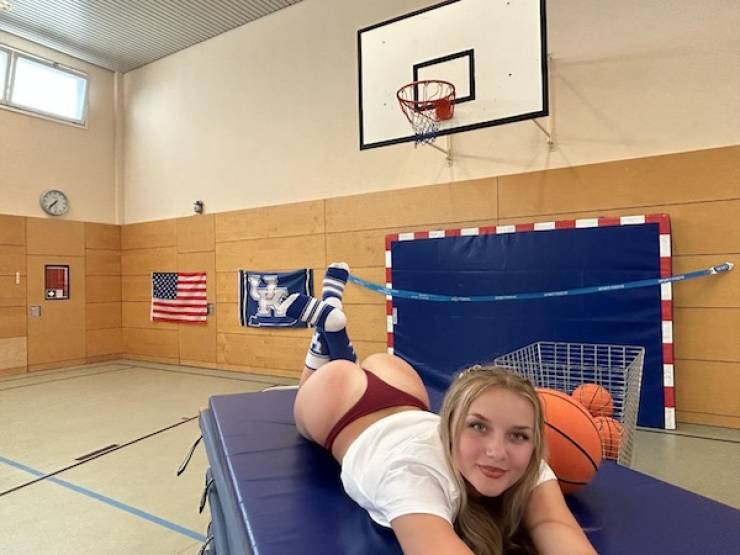 hot girls bending their backs 47 pics 10.html - 47 HD Photos | Premium Gallery 2024