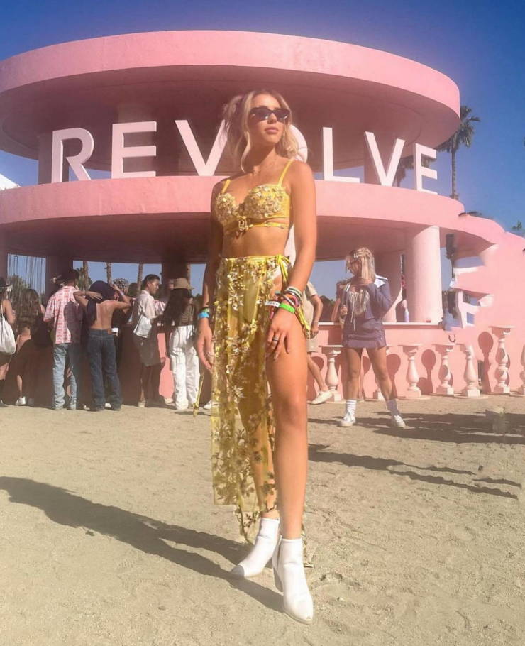 sexy girls at music festivals 47 pics 14.html - 47 HD Photos | Premium Gallery 2024