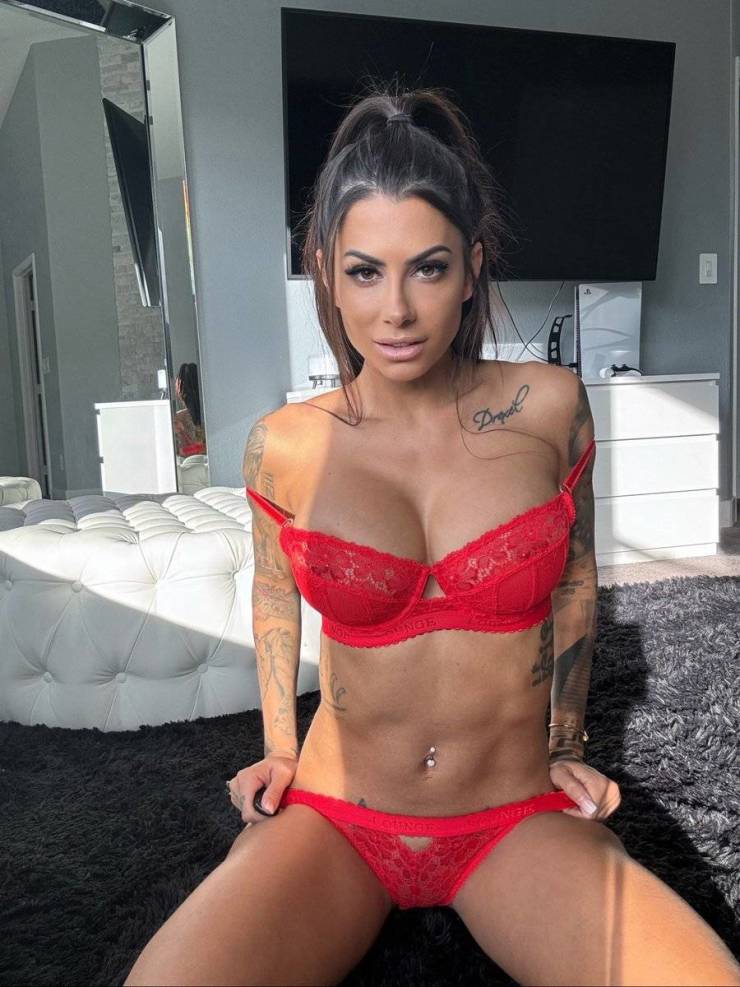 tug pull and adjust 45 pics 3.html - 45 HD Photos | Premium Gallery 2024