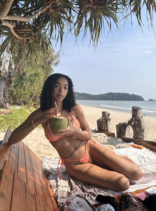 Hot Girls Bending Their Backs