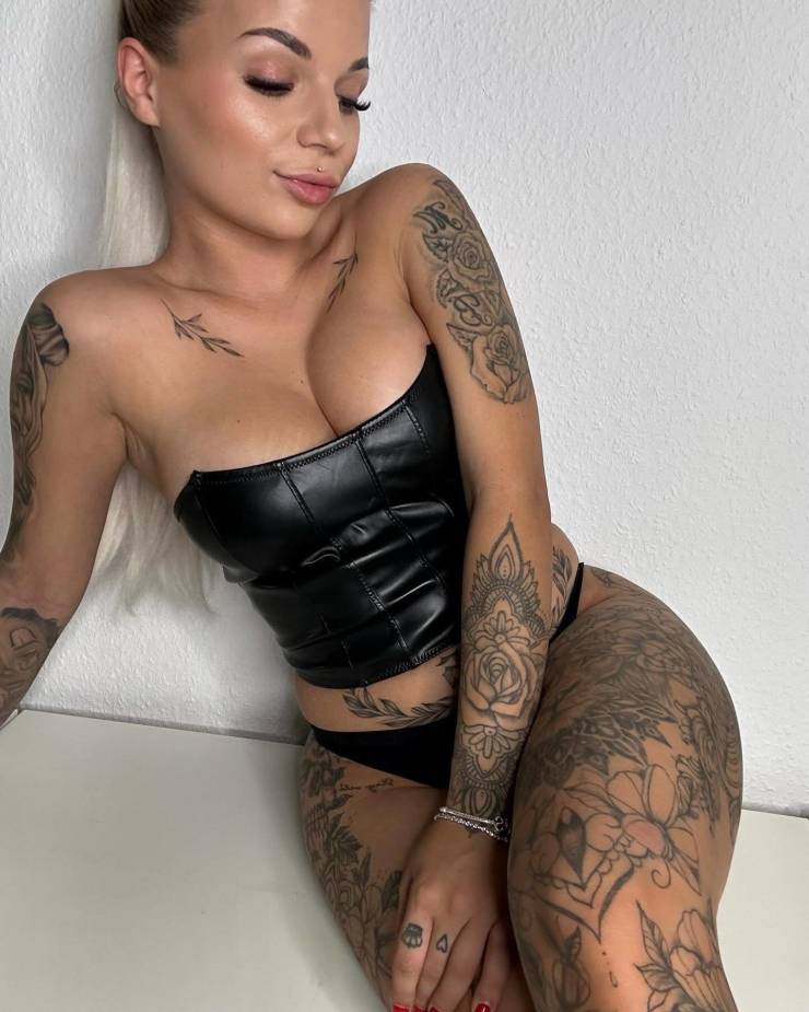 tattooed and sexy 30 pics 3.html - 30 HD Photos | Premium Gallery 2024