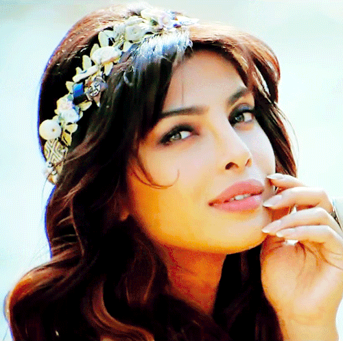 priyanka chopra jonas beauty and elegance 26 gifs 2.html - 1 HD GIF | Premium Gallery 2024