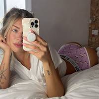 these hot girls could easily shoot you 37 gifs.html - 1 HD GIF | Premium Gallery 2020