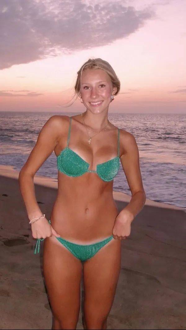 beautiful summer loving bikini girls 33 pics 4.html - 33 HD Photos | Premium Gallery 2024