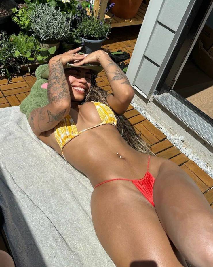 beautiful summer loving bikini girls 33 pics 4.html - 33 HD Photos | Premium Gallery 2024