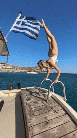 hot girls are here for you 32 gifs 2.html - 1 HD GIF | Premium Gallery 2024