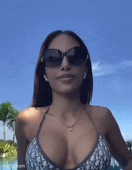 hot girls are here for you 32 gifs 1.html - 1 HD GIF | Premium Gallery 2024