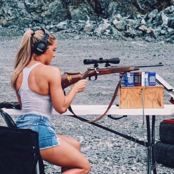 guns and girls a powerful combination 51 pics 9.html - 51 HD Photos | Premium Gallery 2024