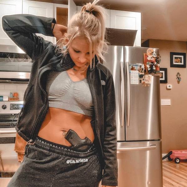 guns and girls a powerful combination 51 pics 9.html - 51 HD Photos | Premium Gallery 2024