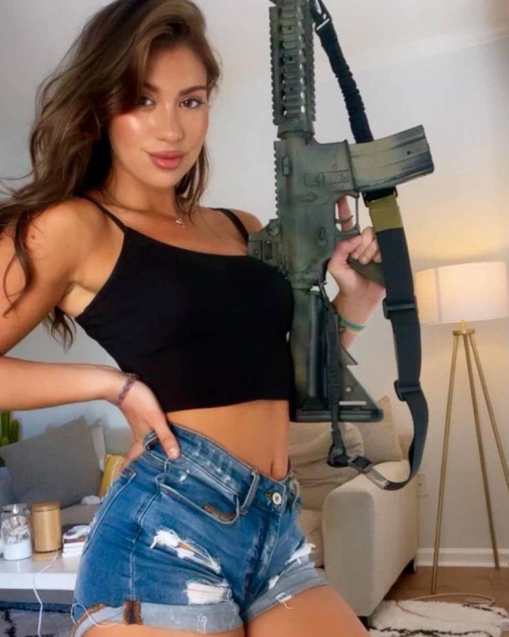 guns and girls a powerful combination 51 pics 9.html - 51 HD Photos | Premium Gallery 2024