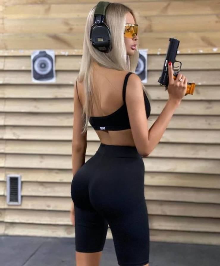 guns and girls a powerful combination 51 pics 9.html - 51 HD Photos | Premium Gallery 2024
