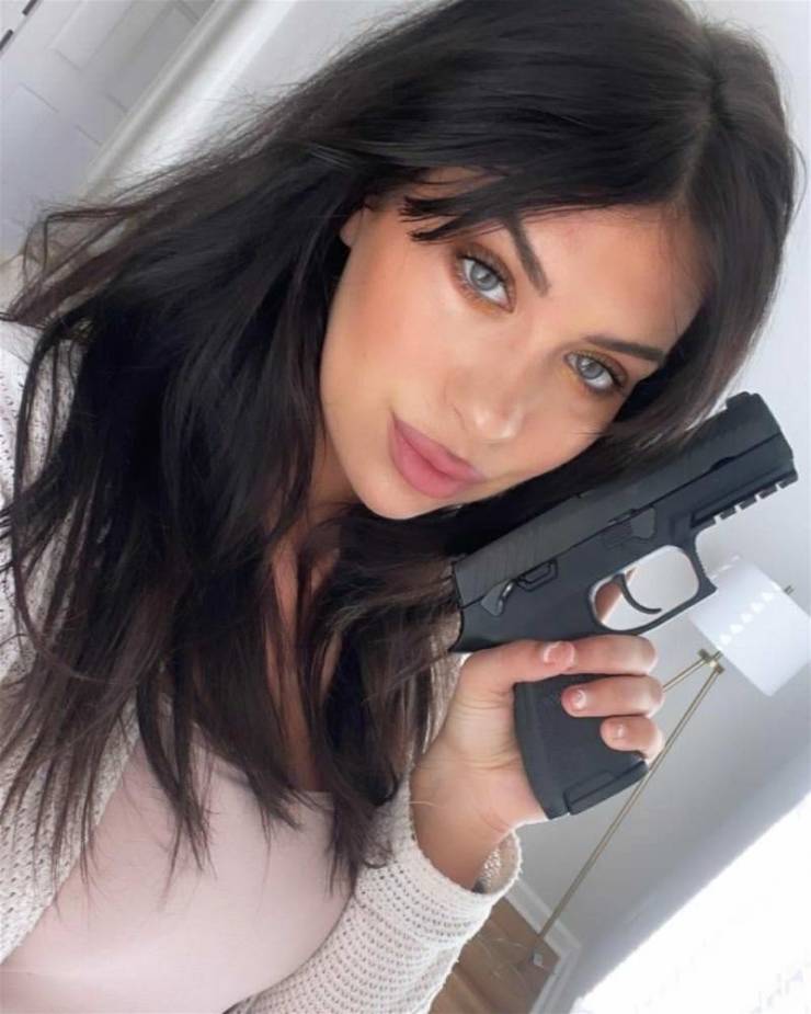 guns and girls a powerful combination 50 pics 17.html - 50 HD Photos | Premium Gallery 2024