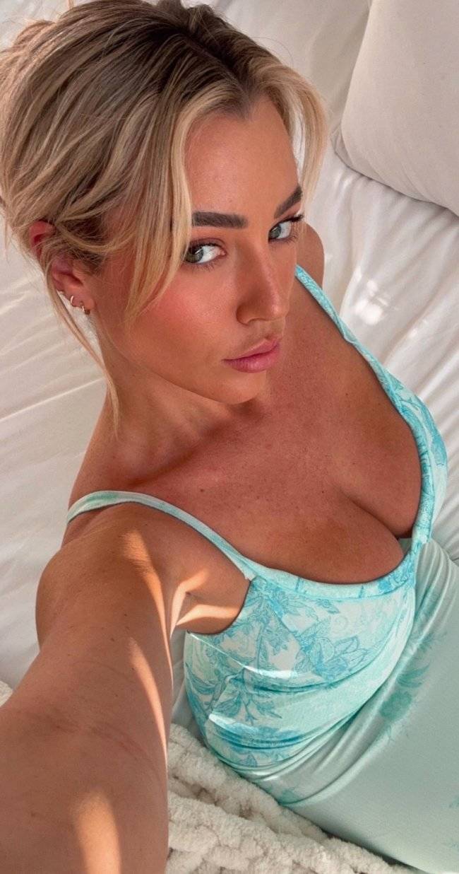 blondes coming in hot 48 pics 23.html - 48 HD Photos | Premium Gallery 2025