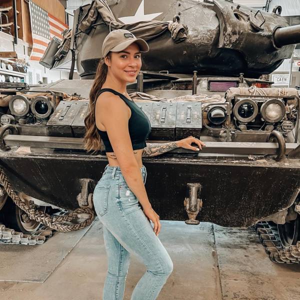 guns and girls a powerful combination 51 pics 9.html - 51 HD Photos | Premium Gallery 2025