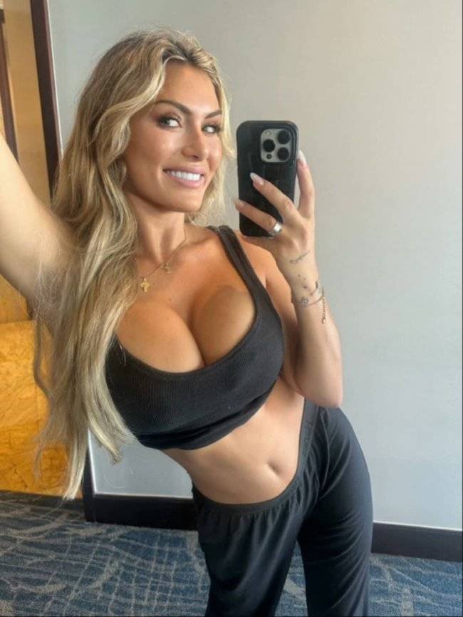 blondes coming in hot 48 pics 16.html - 48 HD Photos | Premium Gallery 2025