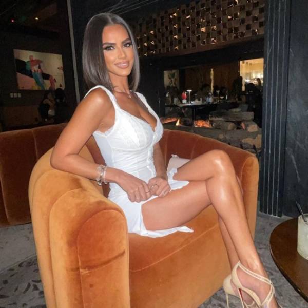 You Can’t Resist These Brunettes!