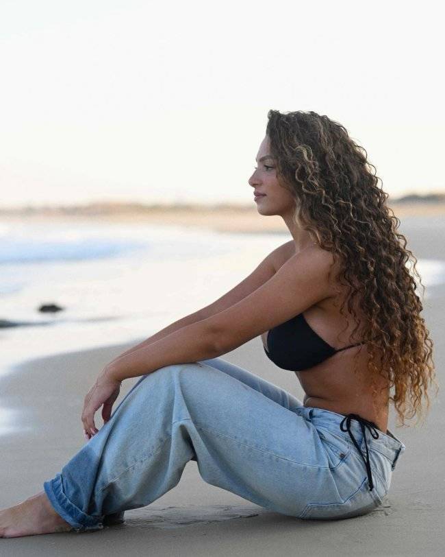 You Can’t Resist These Brunettes!