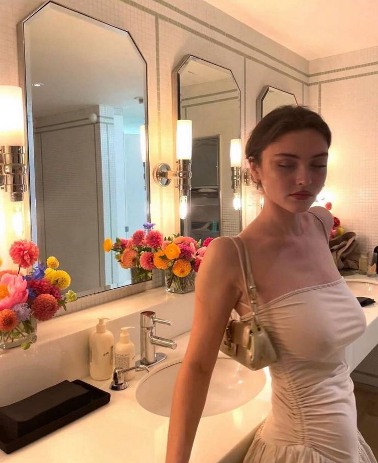 no bras anymore 46 pics 2.html - 46 HD Photos | Premium Gallery 2025