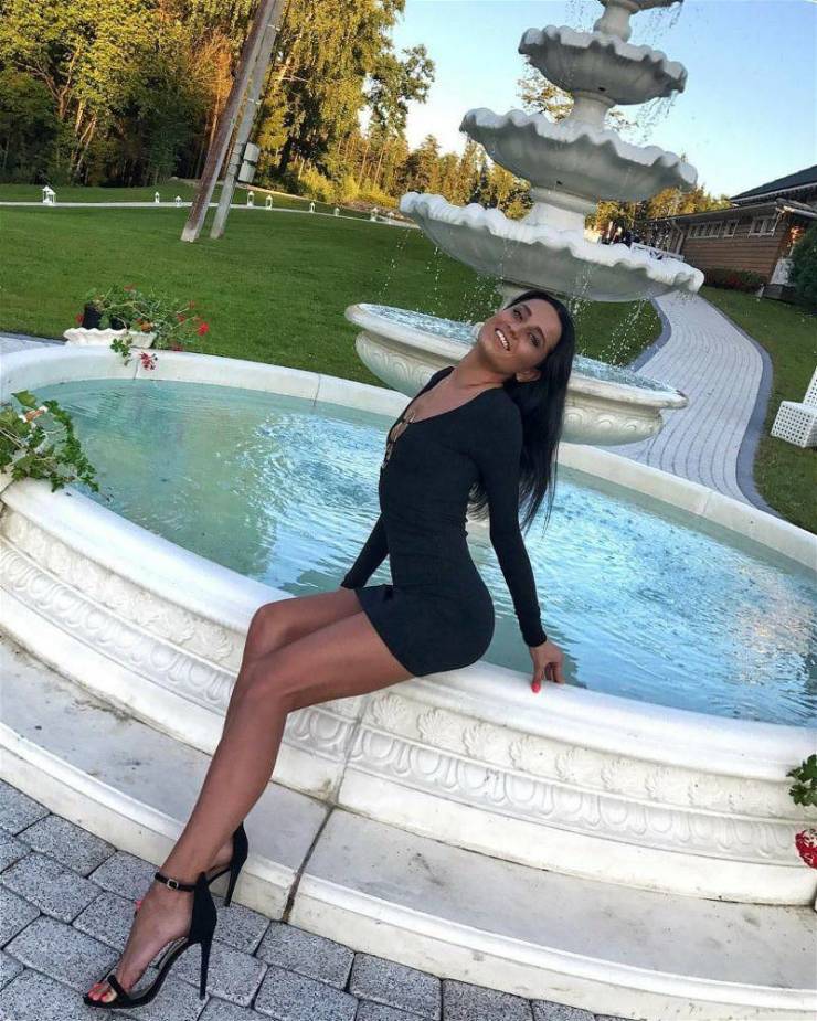 black dress that says it all 51 pics 15.html - 51 HD Photos | Premium Gallery 2025