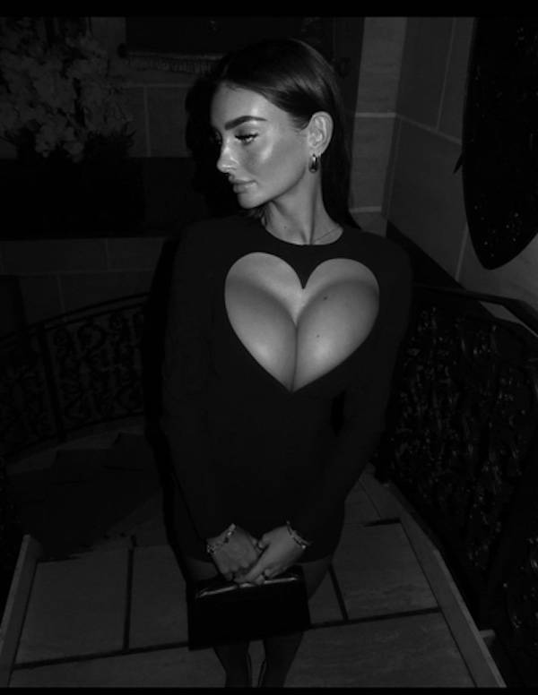 boobs boobs for everyone 50 pics 24.html - 50 HD Photos | Premium Gallery 2025