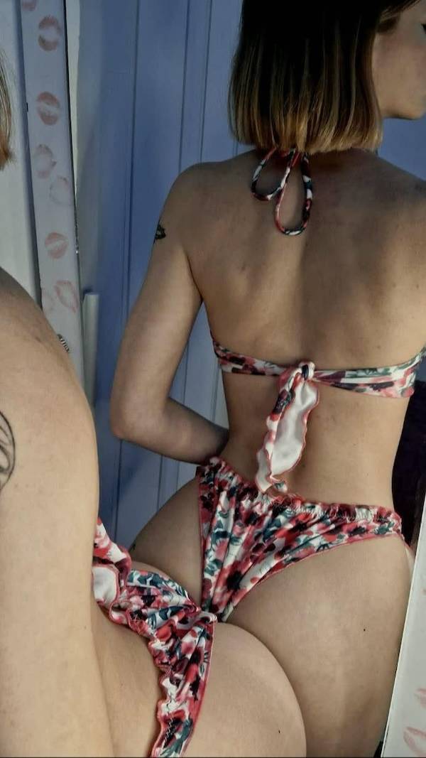 behind the mirror 30 pics 1.html - 30 HD Photos | Premium Gallery 2025